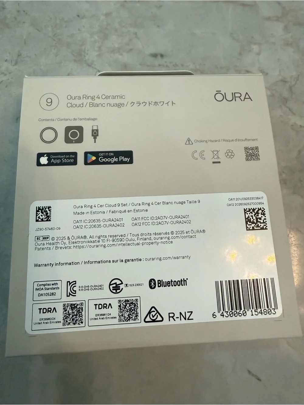 Oura Ring 4 Ceramic in Cloud Size 9